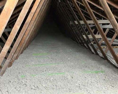 Isolation de combles à la ouate de cellulose par Nuance Groupe