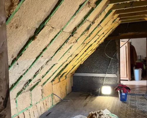 Isolation de toiture en laine de bois biosource